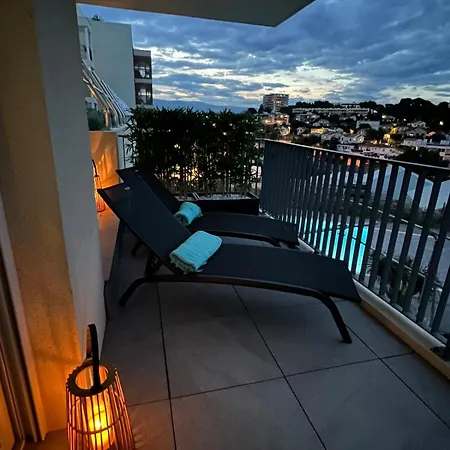 Apartament New In *