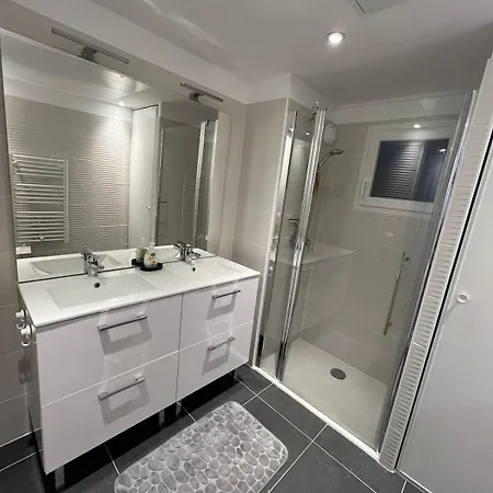 公寓 New In 昂蒂布